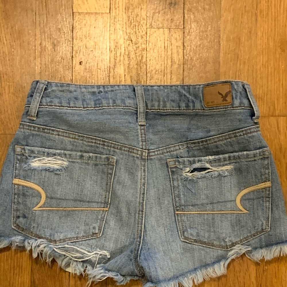 American Eagle Hi-rise shorts - Picture 2 of 4